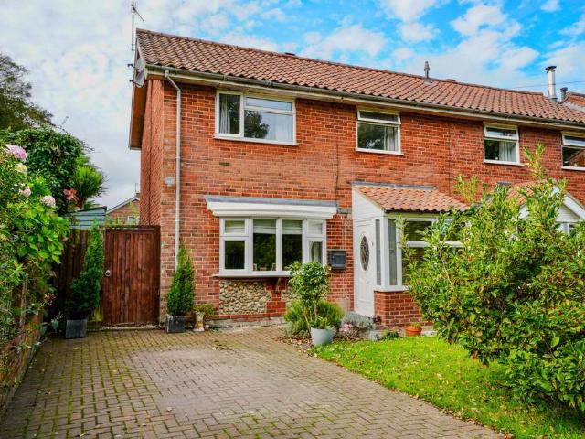 2 bedroom end of terrace house for sale