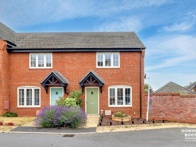 2 bedroom end of terrace house for sale
