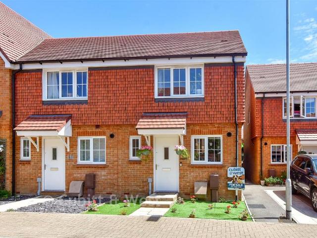 2 bedroom end of terrace house for sale