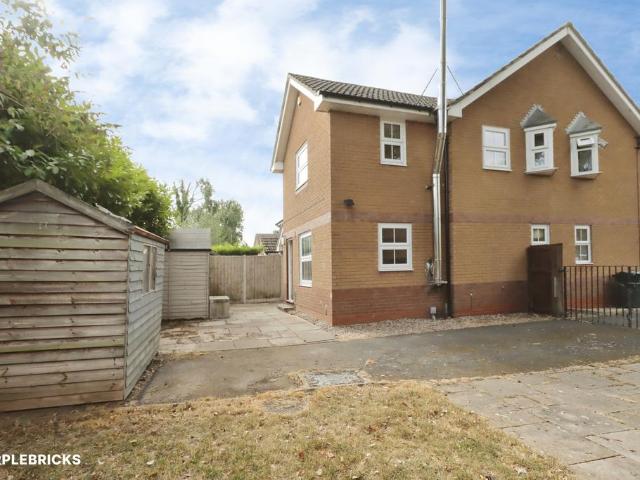 2 bedroom end of terrace house for sale