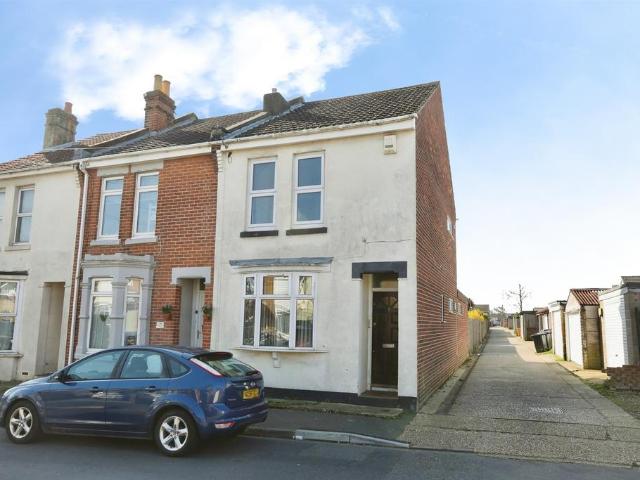 2 bedroom end of terrace house for sale