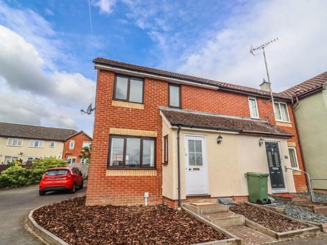 2 bedroom end of terrace house for sale
