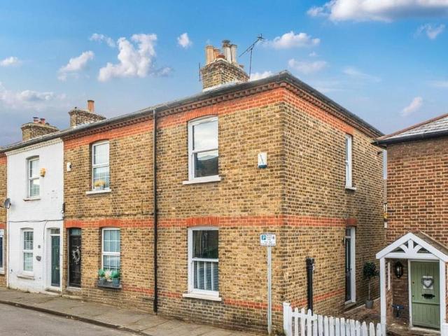 2 bedroom end of terrace house for sale