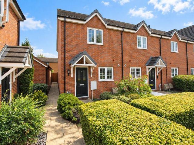 2 bedroom end of terrace house for sale