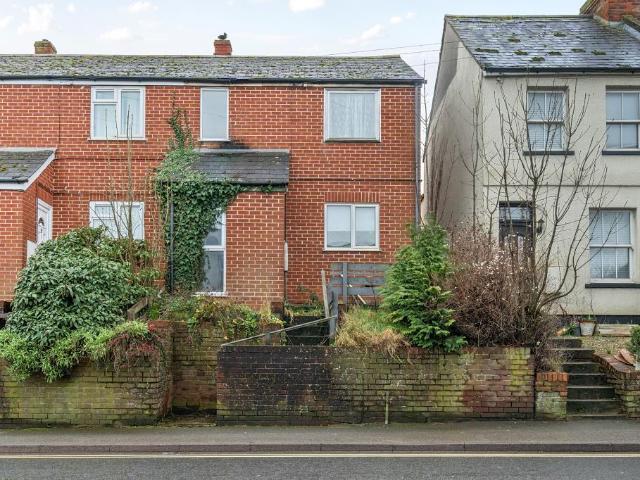 2 bedroom end of terrace house for sale