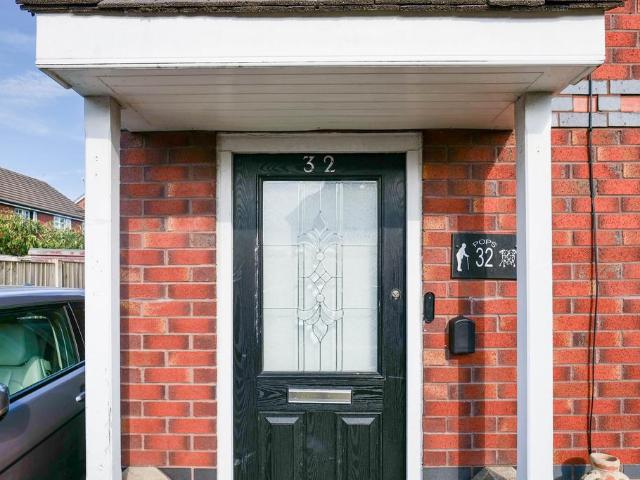 2 bedroom end of terrace house for sale