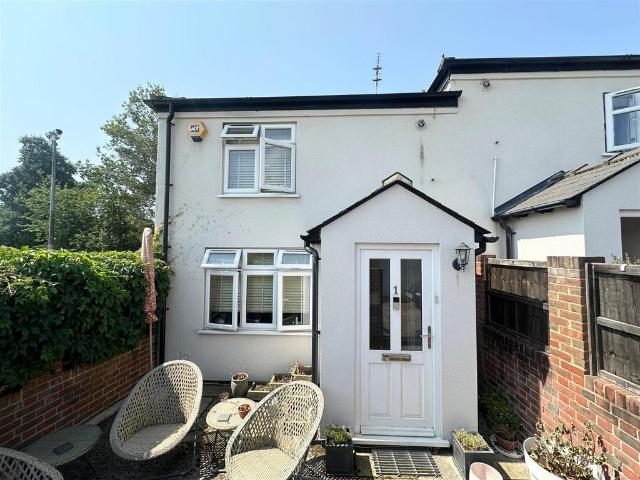 2 bedroom end of terrace house for sale