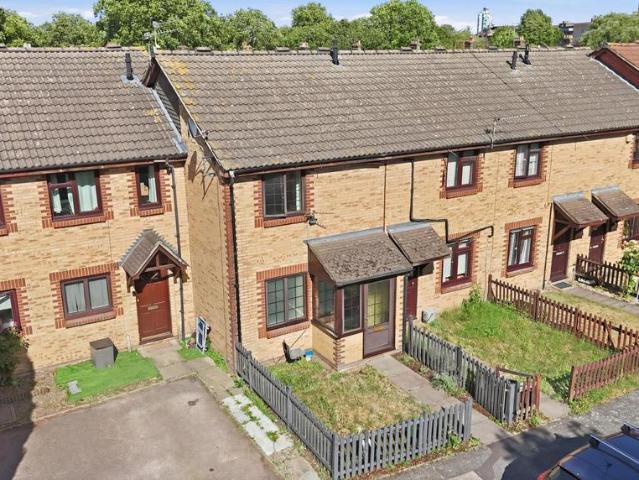 2 bedroom end of terrace house for sale
