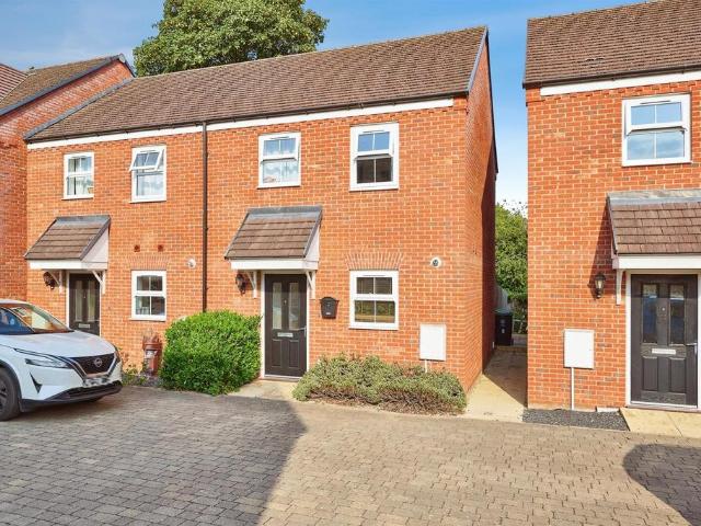 2 bedroom end of terrace house for sale
