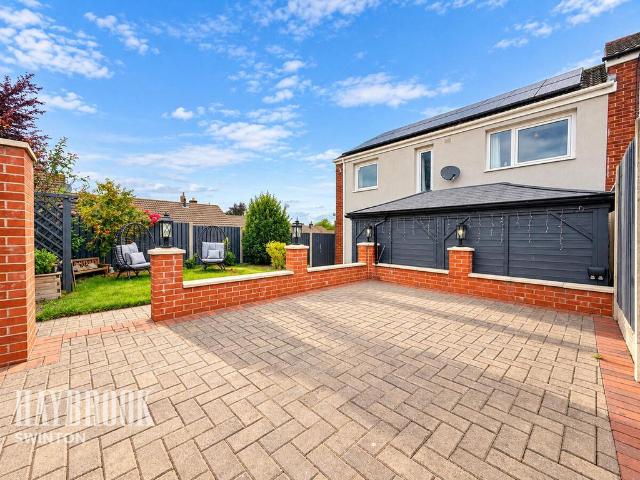 2 bedroom end of terrace house for sale