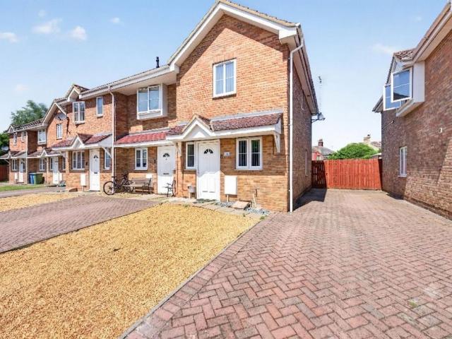 2 bedroom end of terrace house for sale