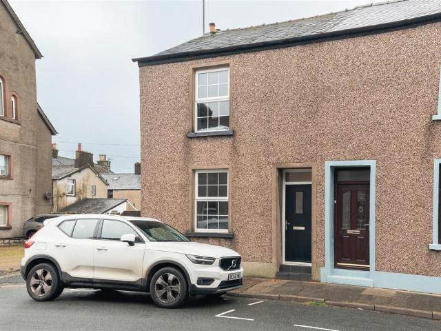 2 bedroom end of terrace house for sale