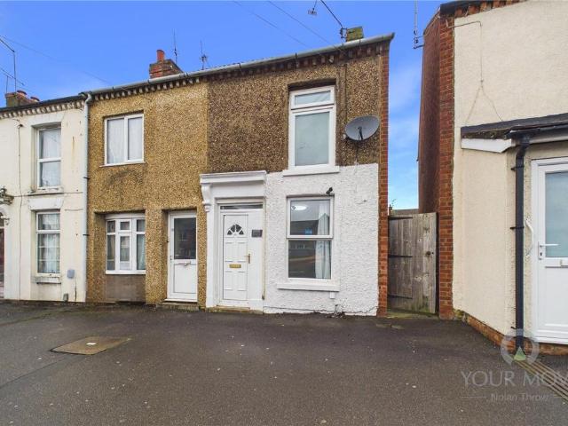 2 bedroom end of terrace house for sale