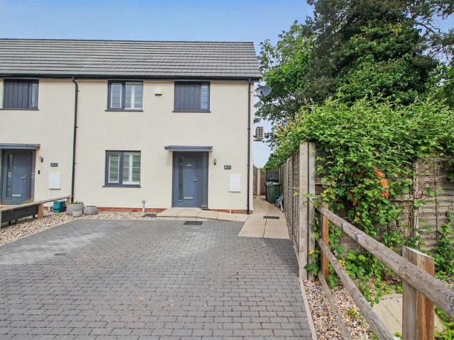 2 bedroom end of terrace house for sale