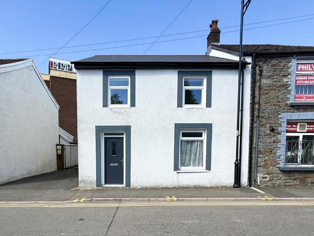 2 bedroom end of terrace house for sale
