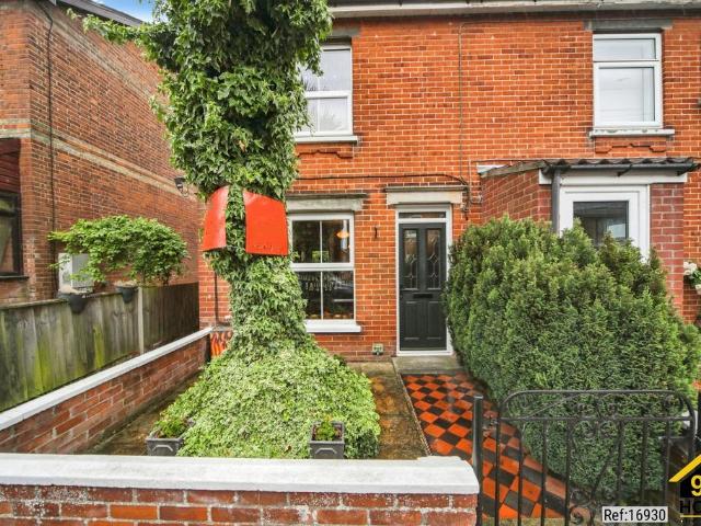 2 bedroom end of terrace house for sale