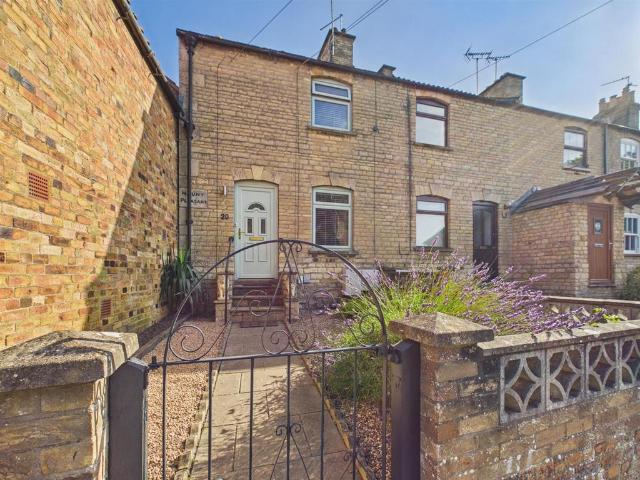 2 bedroom end of terrace house for sale