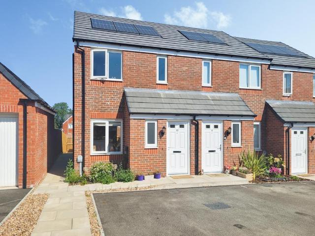 2 bedroom end of terrace house for sale