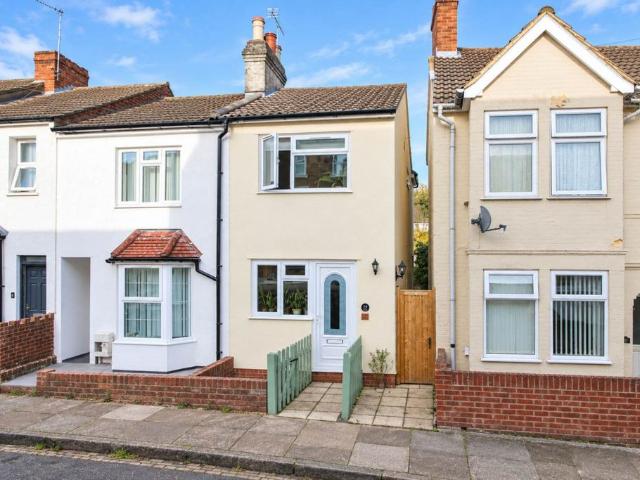 2 bedroom end of terrace house for sale