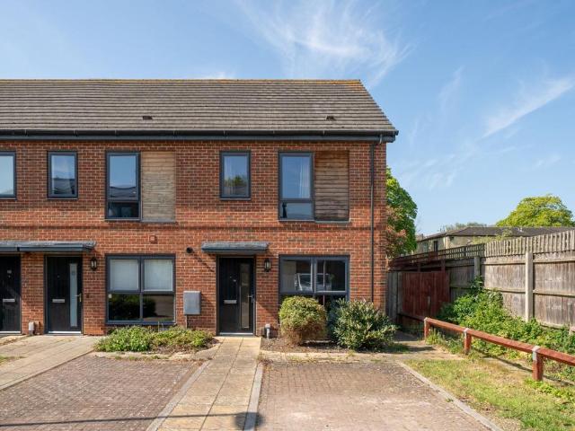2 bedroom end of terrace house for sale