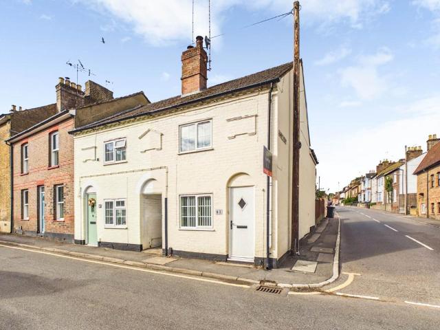 2 bedroom end of terrace house for sale