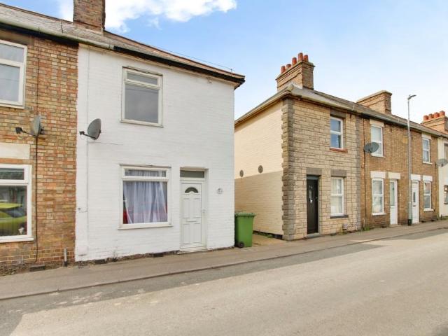2 bedroom end of terrace house for sale