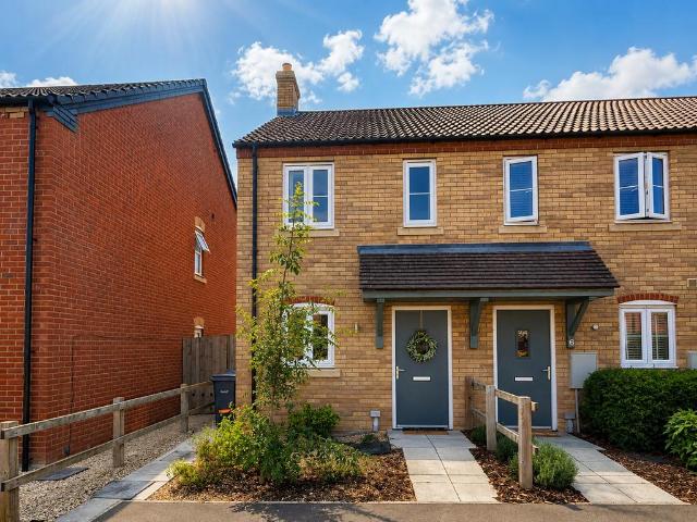 2 bedroom end of terrace house for sale