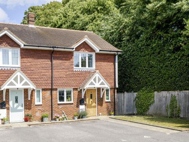 2 bedroom end of terrace house for sale