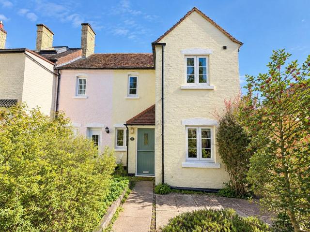 2 bedroom end of terrace house for sale