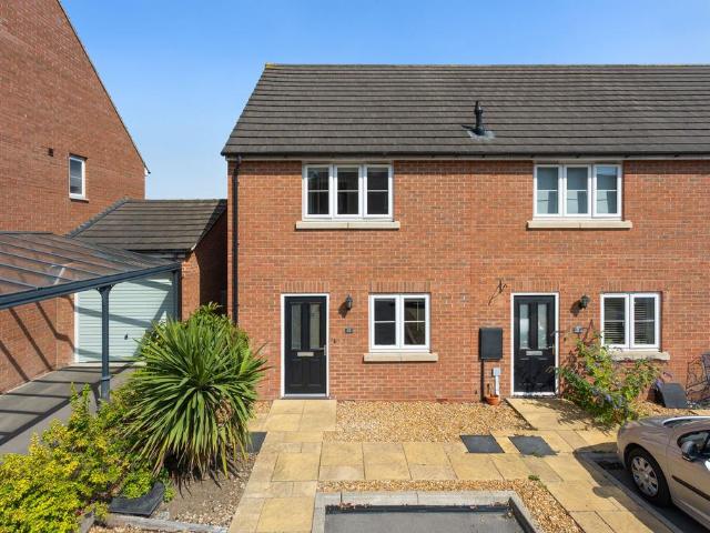 2 bedroom end of terrace house for sale