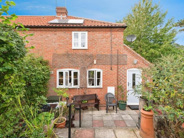 2 bedroom end of terrace house for sale