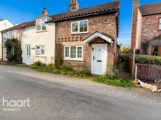 2 bedroom end of terrace house for sale