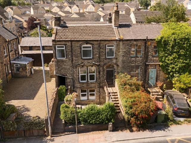 2 bedroom end of terrace house for sale