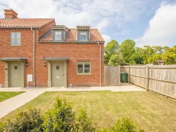 2 bedroom end of terrace house for sale
