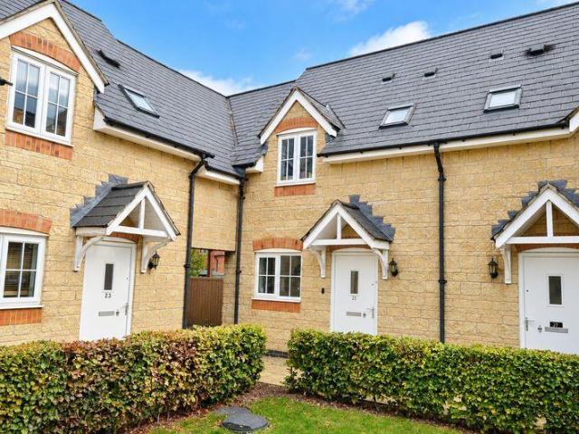 2 bedroom end of terrace house for sale