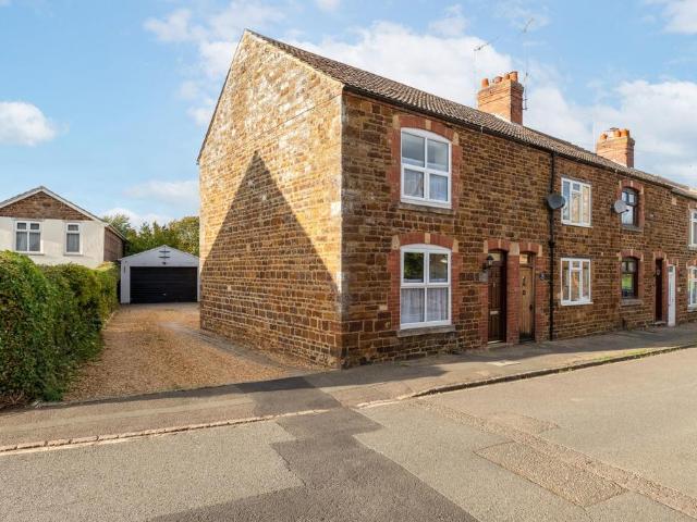 2 bedroom end of terrace house for sale
