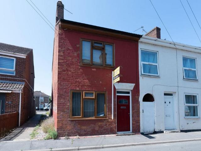 2 bedroom end of terrace house for sale