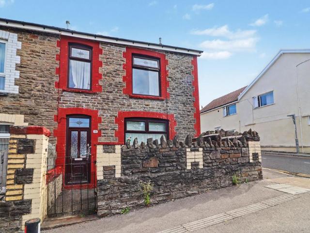 2 bedroom end of terrace house for sale
