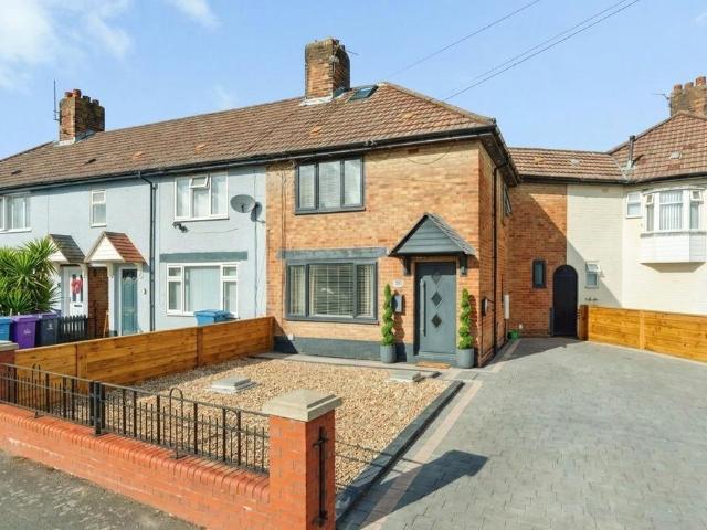 2 bedroom end of terrace house for sale
