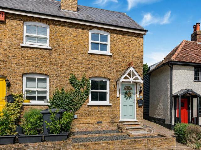 2 bedroom end of terrace house for sale