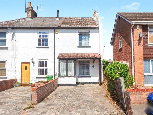 2 bedroom end of terrace house for sale