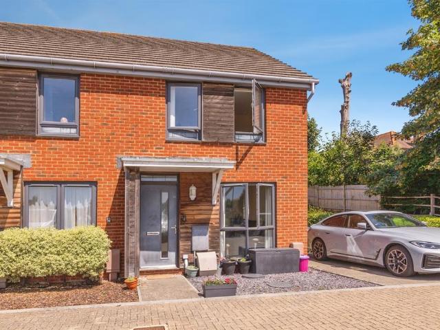 2 bedroom end of terrace house for sale