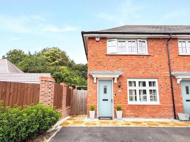 2 bedroom end of terrace house for sale