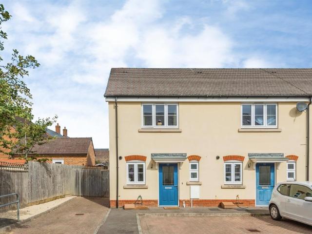 2 bedroom end of terrace house for sale