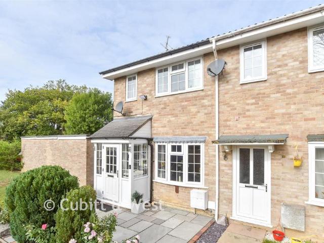 2 bedroom end of terrace house for sale