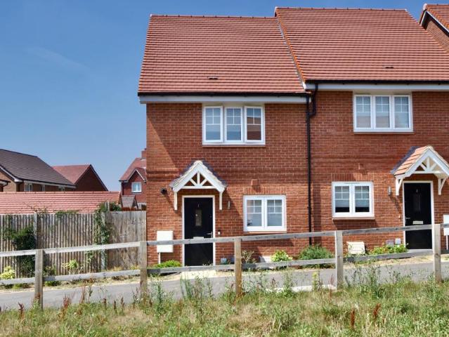 2 bedroom end of terrace house for sale