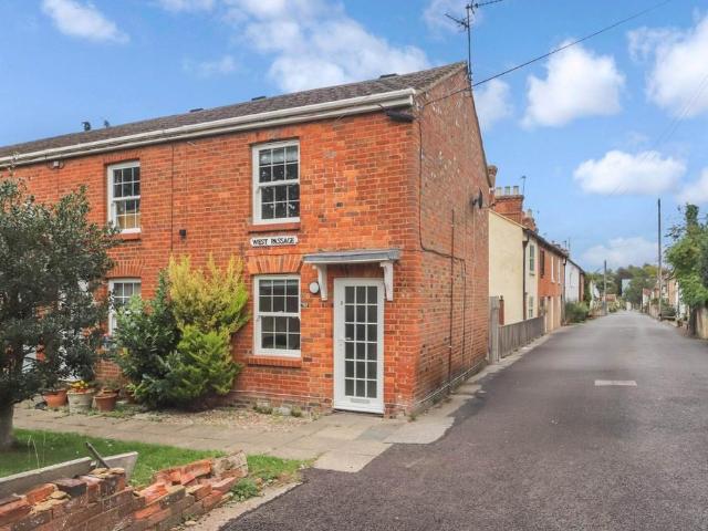 2 bedroom end of terrace house for sale