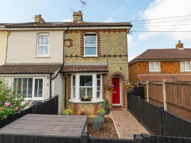 2 bedroom end of terrace house for sale