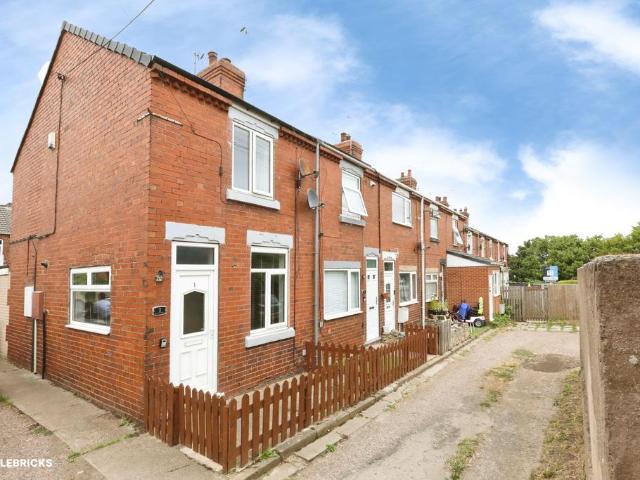 2 bedroom end of terrace house for sale