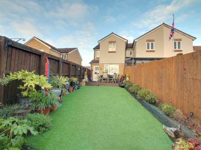 2 bedroom end of terrace house for sale